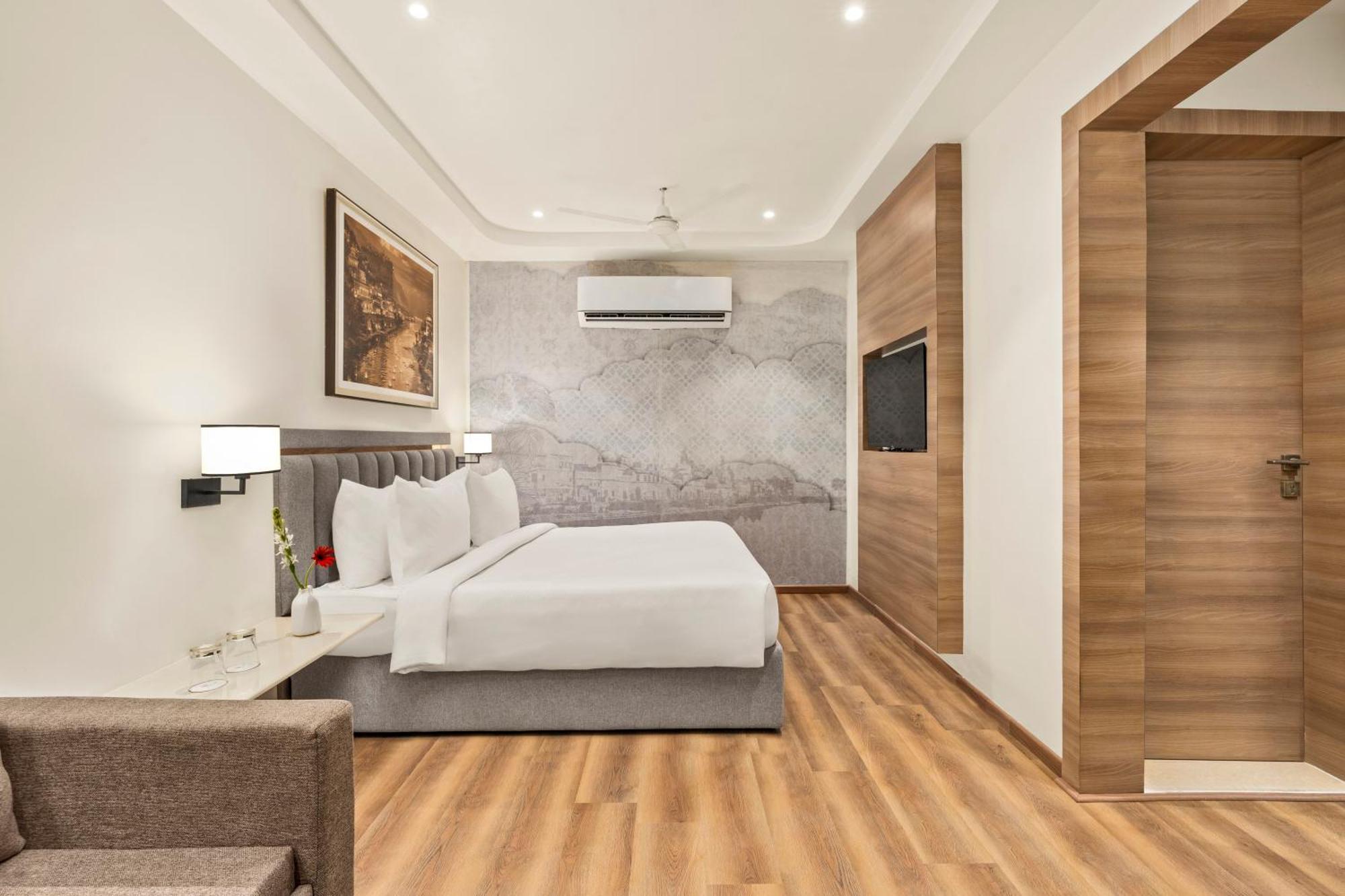 Country Inn Ayodhya - Opposite Airport Екстер'єр фото
