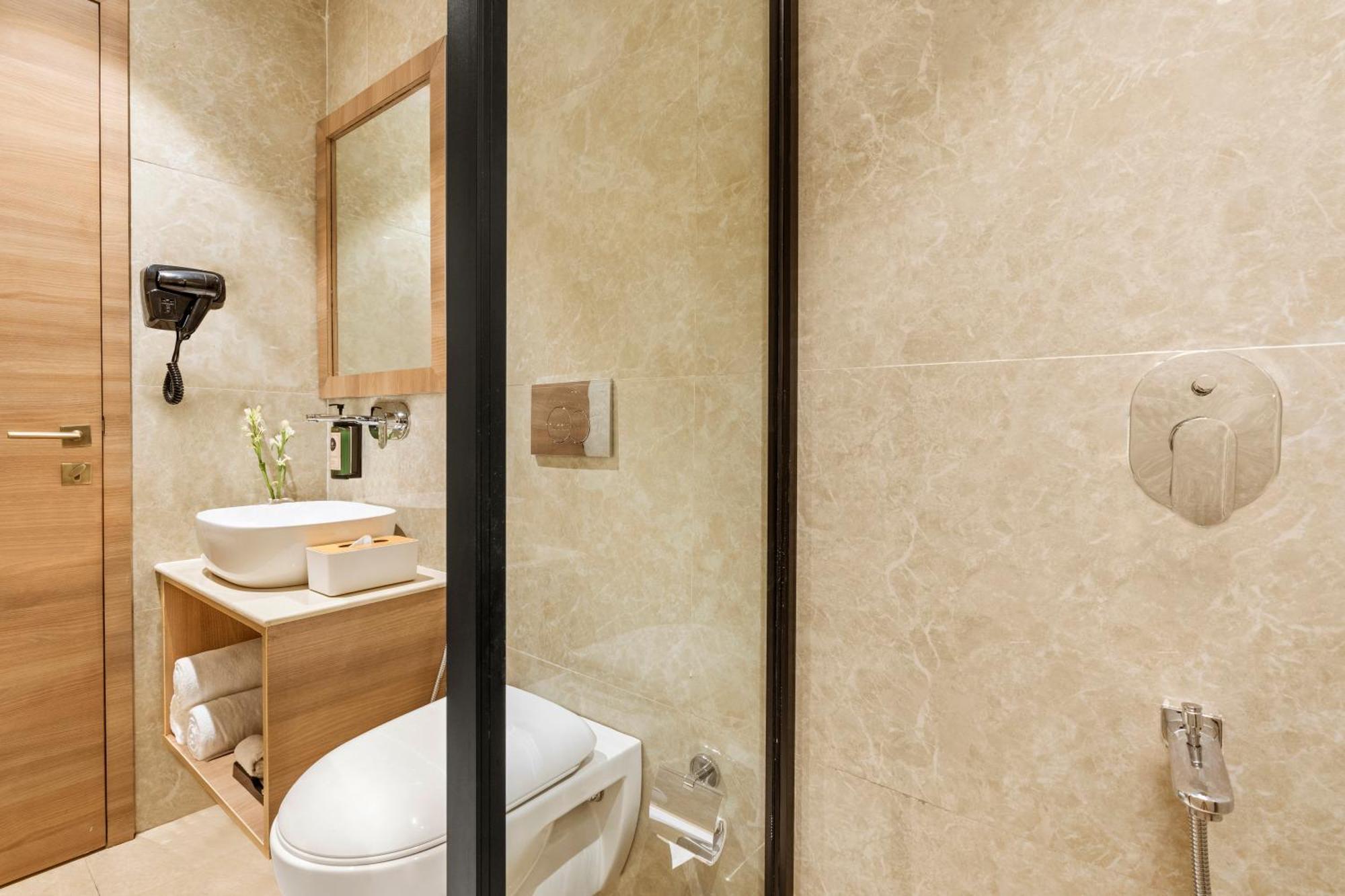 Country Inn Ayodhya - Opposite Airport Екстер'єр фото