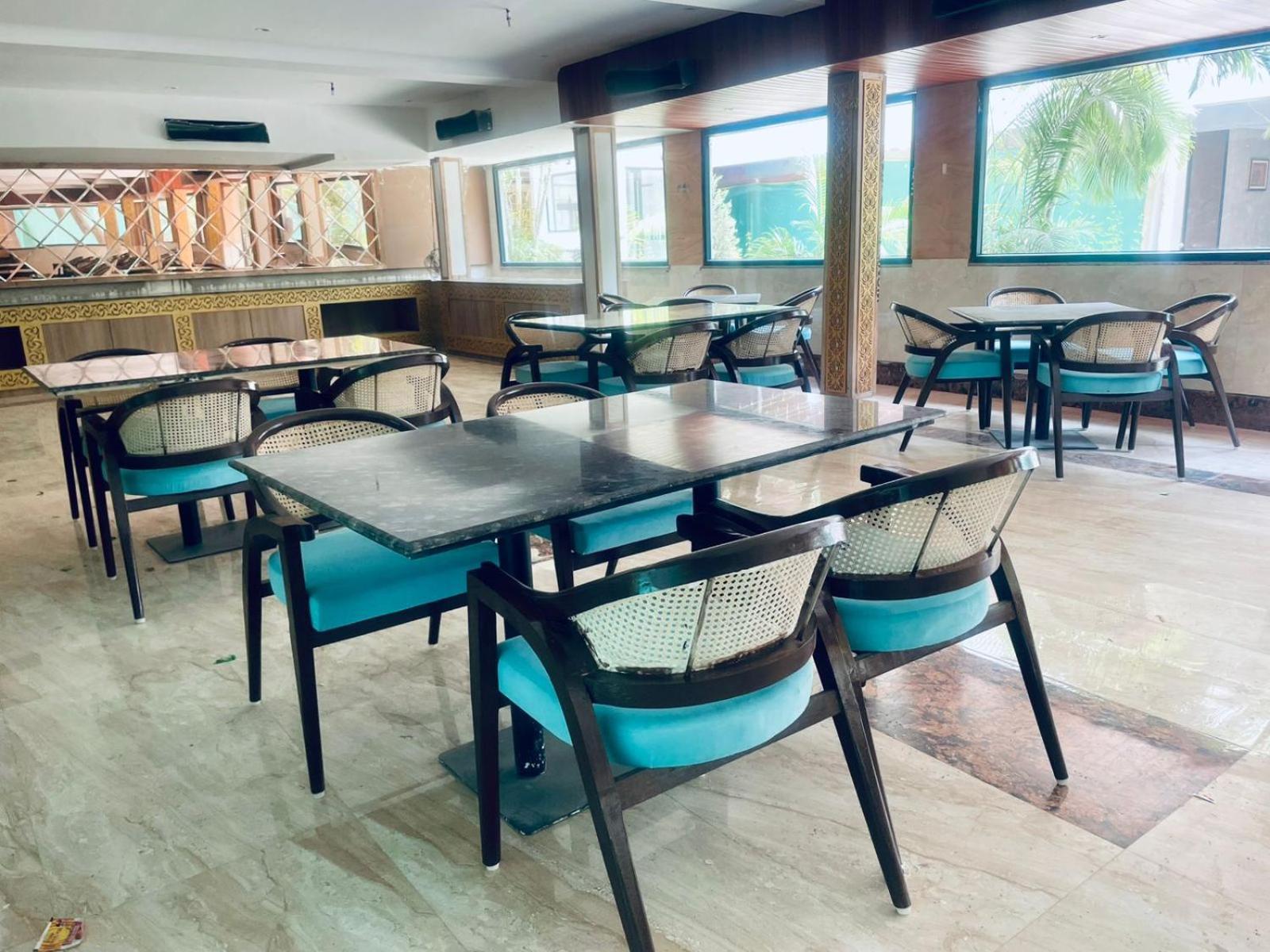 Country Inn Ayodhya - Opposite Airport Екстер'єр фото